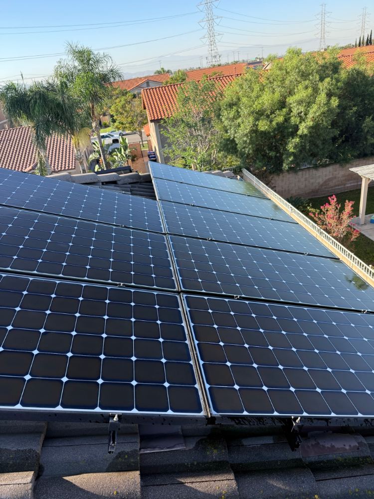 Clean solar panels after a purified water rinse