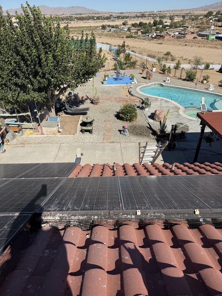 Solar Panel Cleaning job in Oak Hills, California