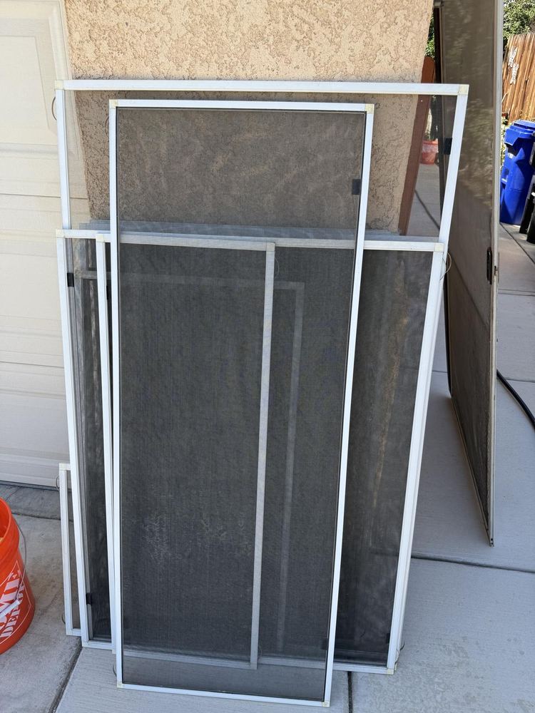 Window Cleaning job in Phelan, California